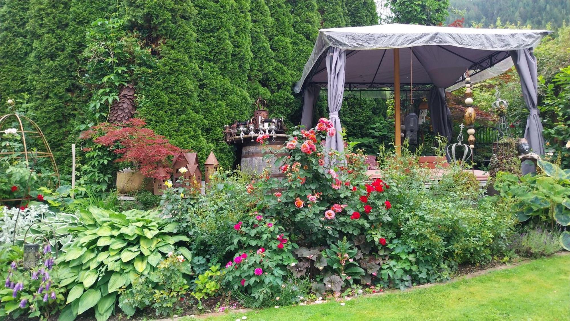 ホテル Thalerhof Roppen エクステリア 写真